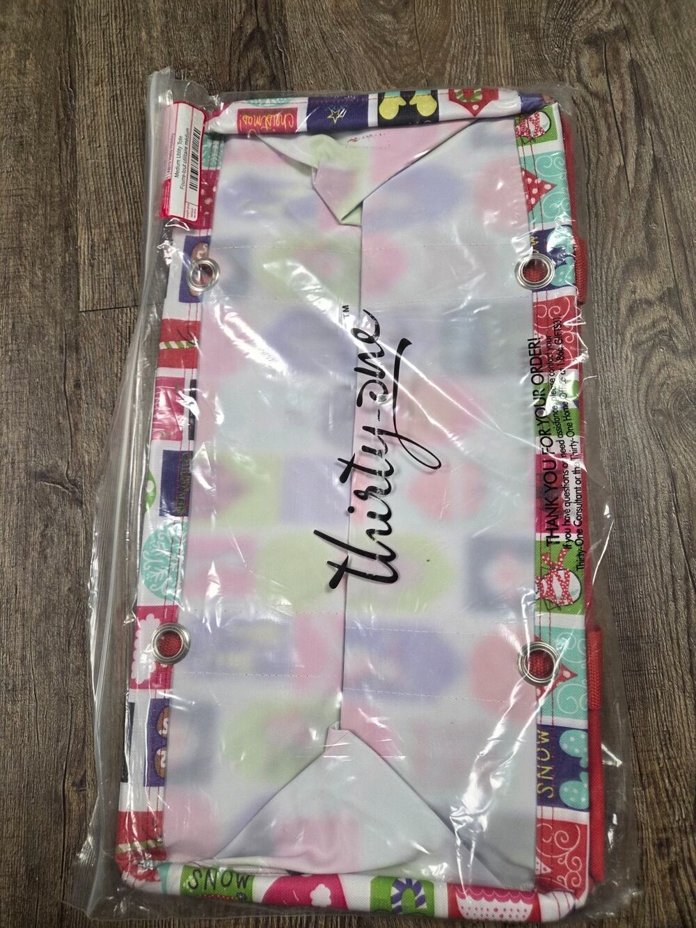 Thirty One Medium Utility Tote AB70 Hello Christmas Holiday NEW IN BAG